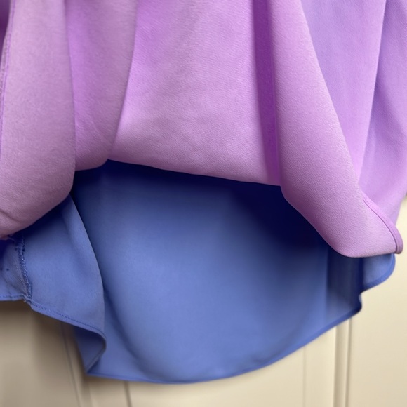 REVERSIBLE FLORIN V-NECK TOP - Picture 4 of 4